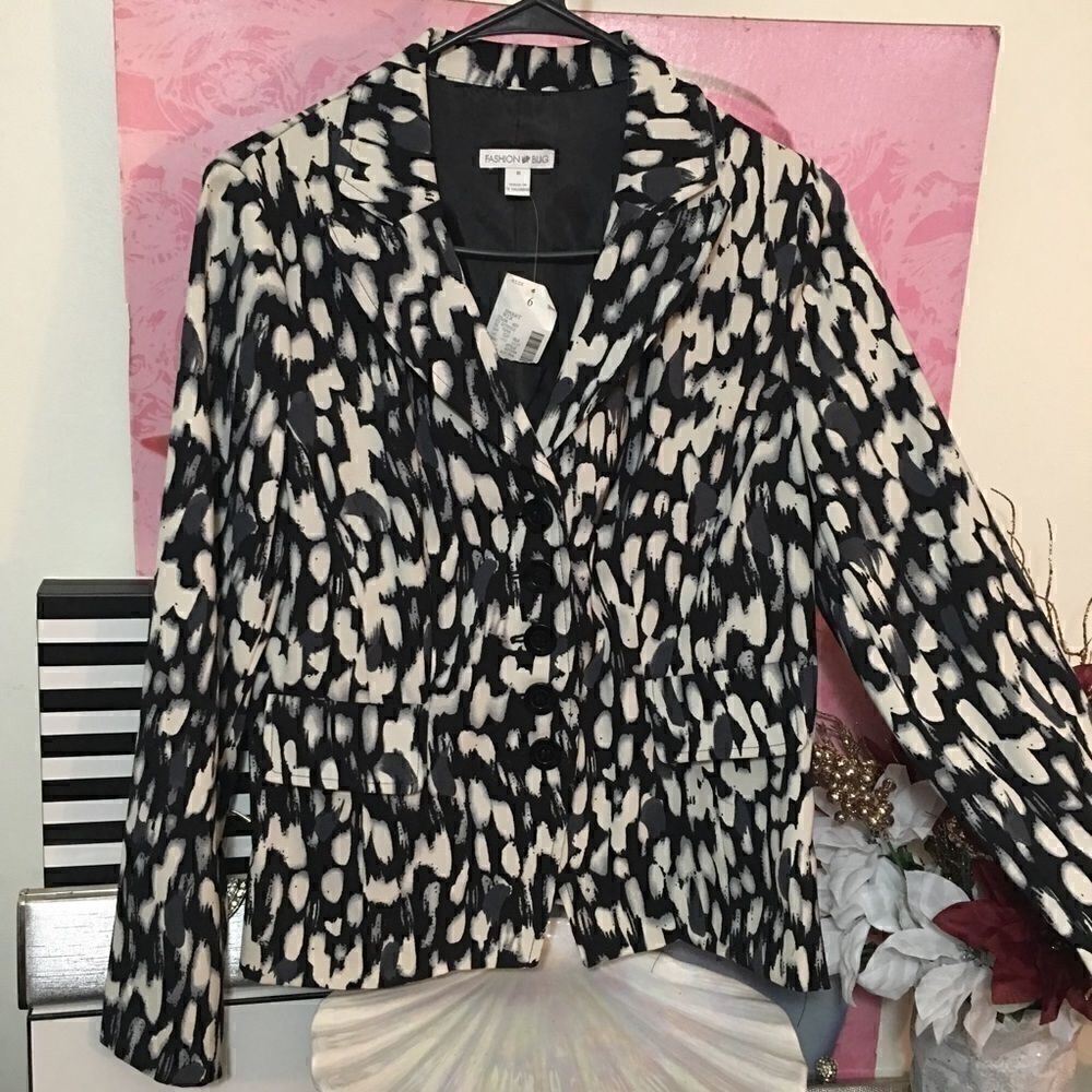 Button up lite weight blazer jacket